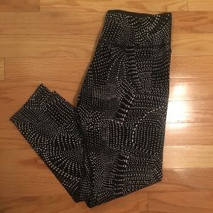 Beyond Yoga Capri Leggings Women’s Sz L